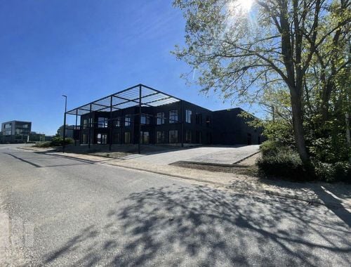                                         Bureaux à louer à Wemmel, € 8.828
