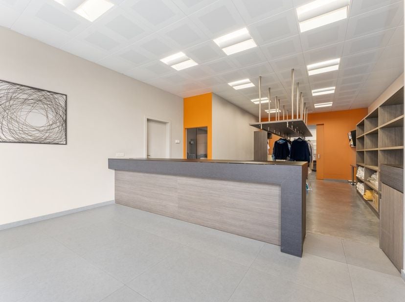 Bien professionnel à louer
                    à 8800 Roeselare