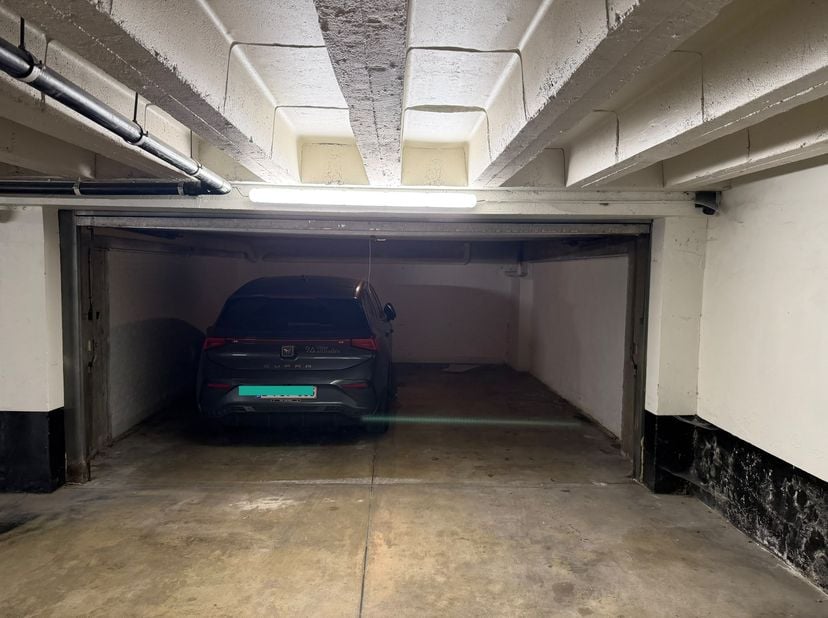 Garage à louer
                    à 9000 Gent
