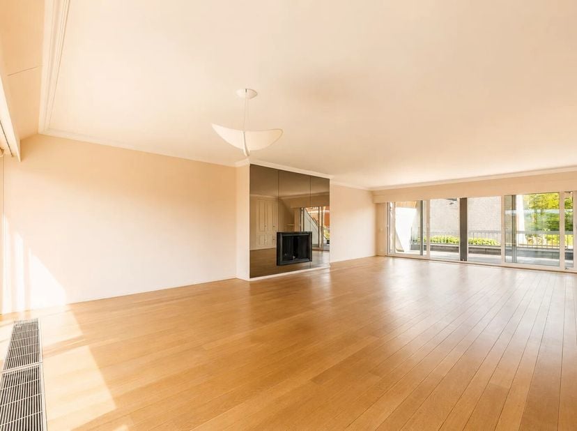 Observatoire, prachtig penthouse met 3 slaapkamers, terrassen, garages<br />
In de zeer gewilde wijk Statuaire / Observatoire, een prachtig doorlopend