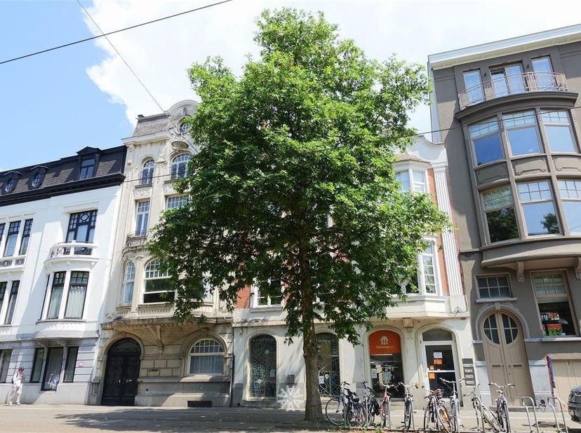 Appartement te huur in Koning Albertlaan 136,
                    9000 Gent