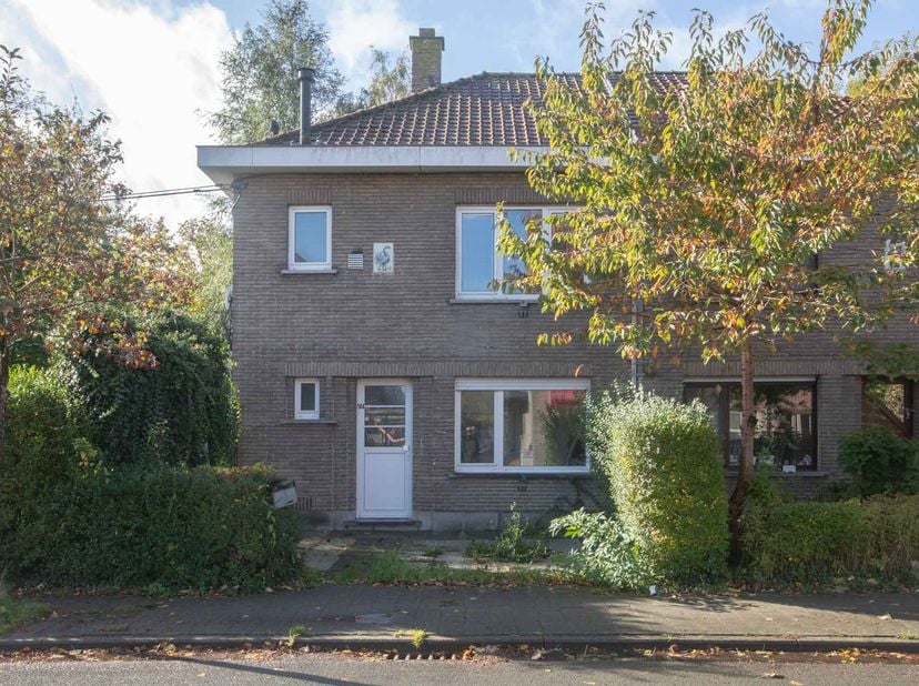 Huis te koop in Jules Van Biesbroeckstraat 144,
                    9050 Gentbrugge