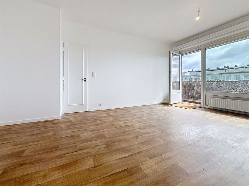 Avenue de l'Aulne : Proximité Decroly, Ancienne maison communale d’Uccle, Ch. d’Alsemberg, Avenue du Globle… :  Bel appartement 1 chambre, à rénover/r