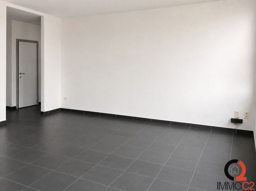 Ruim duplex appartement van 151 m² met 3 slaapkamers en zonnig terras in Kwaadmechelen<br />
Bent u op zoek naar de ruimte van een woning gecombineerd