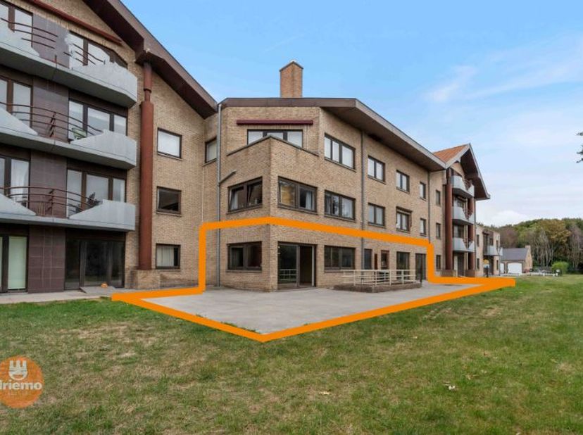 Te renoveren 5 slaapkamer appartement met groot terras op gelijkvloers (30m²) op een steenworp van zee,&amp;nbsp;natuurreservaat Houtsaegherduinen, zeilcl