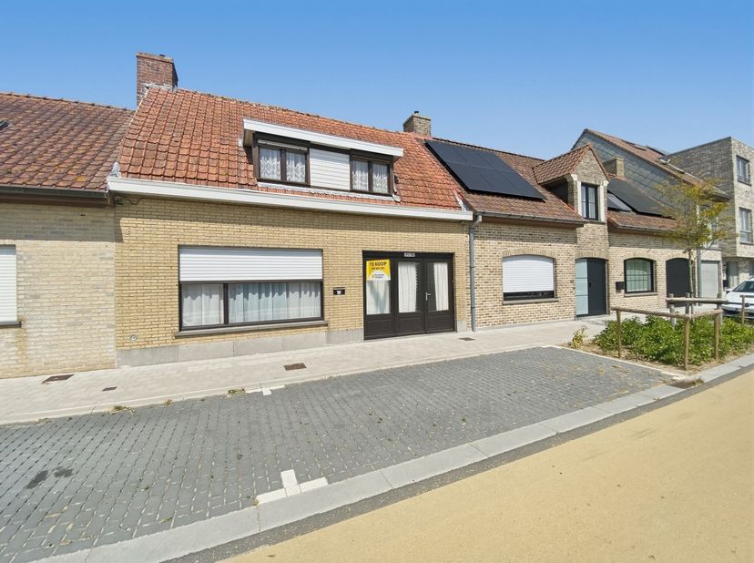 KIJKDAG ZATERDAG 08/08 VAN 14U TOT 17U! (graag vooraf inschrijven) Op te knappen woning met prachtige verzichten op 290m².<br />
Welkom in deze te ren