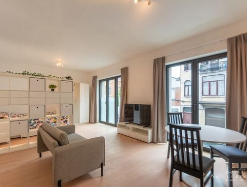                                         Studio te huur in Elsene, € 1.000
