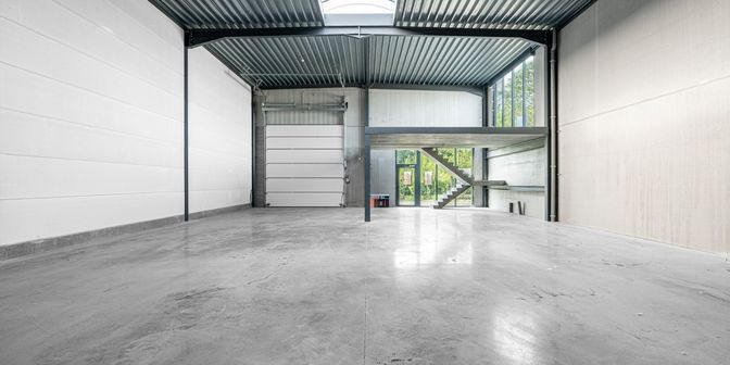 Bedrijfsvastgoed te koop in Industrielaan 7 - U8, 8890 Dadizele