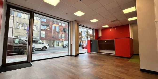 Bedrijfsvastgoed te huur in Torhoutsesteenweg 277, 8400 Oostende