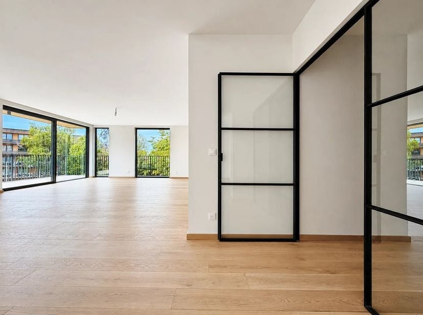 Appartement te huur in AVENUE EDMOND PARMENTIER 158,
                    1150 Sint-Pieters-Woluwe