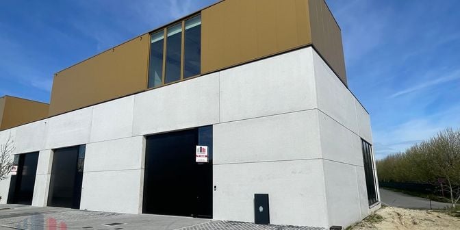 Bedrijfsvastgoed te huur in Kwadestraat 113, 8800 Roeselare