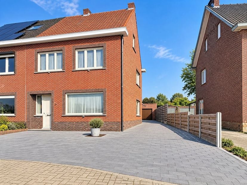 Maison à vendre à Hoogeind 2,
                    2400 Mol