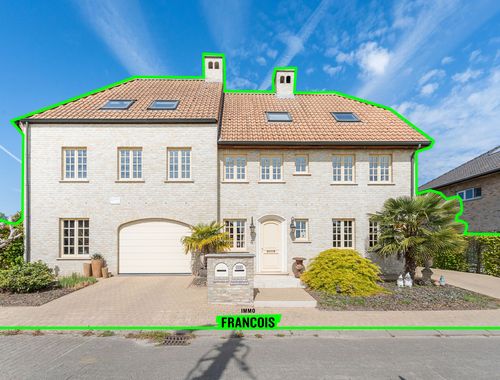                                         Koppelwoning te koop in Vlierzele, € 549.000
