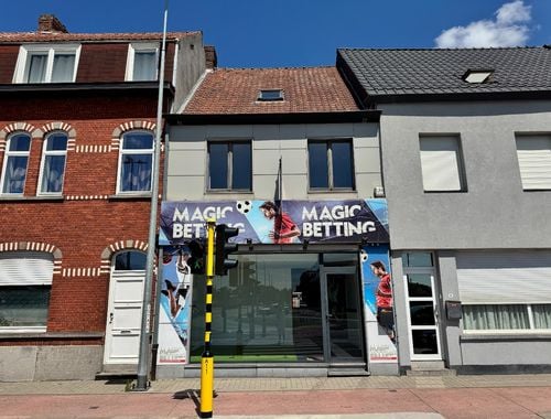                                         Kantoor te huur in Deinze, € 1.200
