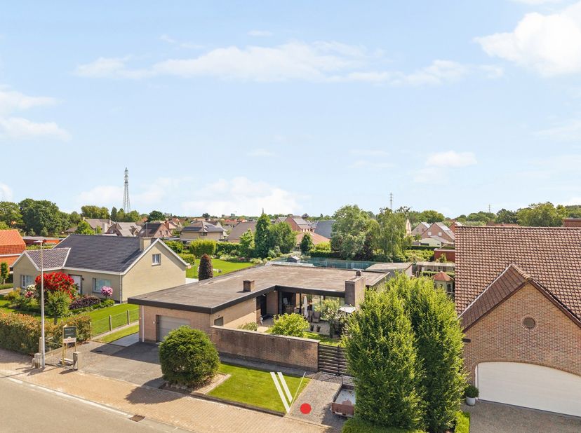 BEZOEKDAG ZATERDAG 20/06!&amp;nbsp;<br />
<br />
Maak nu uw afspraak om deze woning te komen bezichtigen op zaterdag 20/06 via brecht@vanthuynevastgoed.be