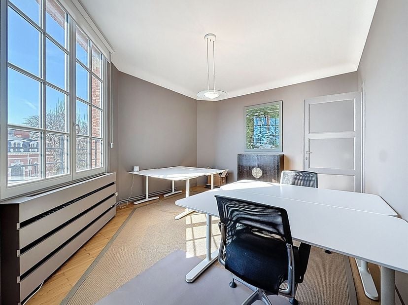 Bien professionnel à louer à Av. Roger Vandendriessche 73,
                    1150 Woluwe-Saint-Pierre