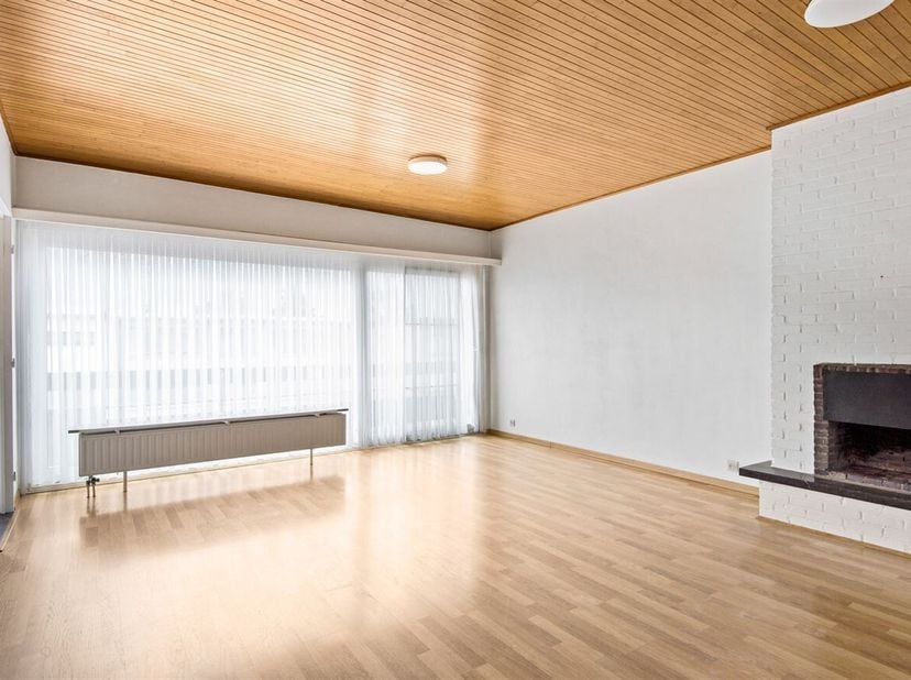 Instapklaar appartement met 2/3 slaapkamers nabij centrum Lier<br />
Dit appartement op de 2de verdieping werd door de jaren heen steeds perfect onder