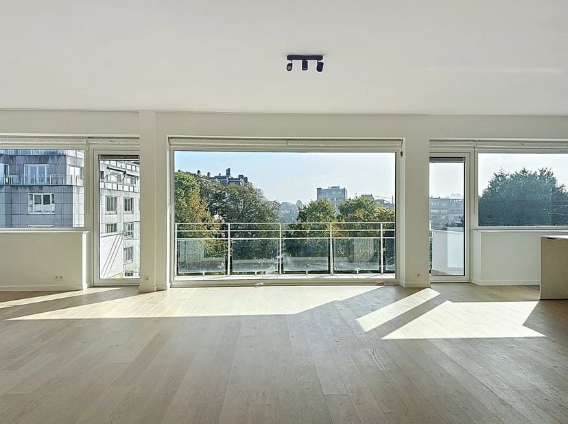 Appartement te huur in RUE DE LA VALLÉE 57,
                    1000 Brussel