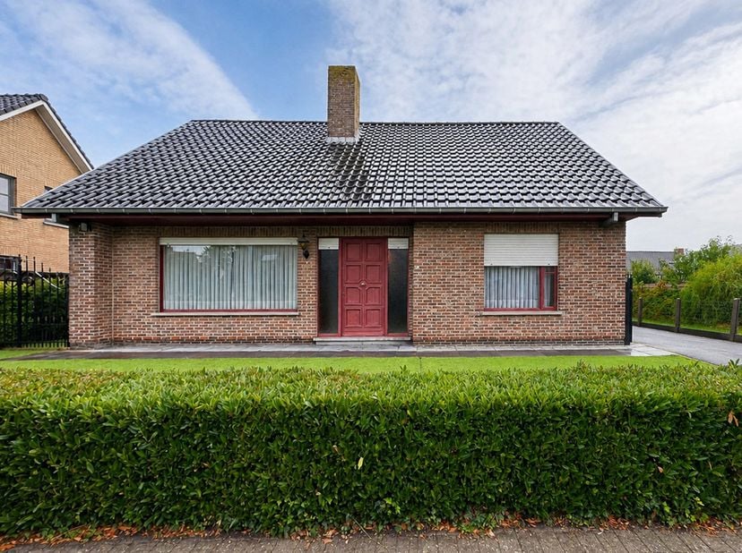 Huis te koop in Hazelbeekstraat 20,
                    8020 Ruddervoorde