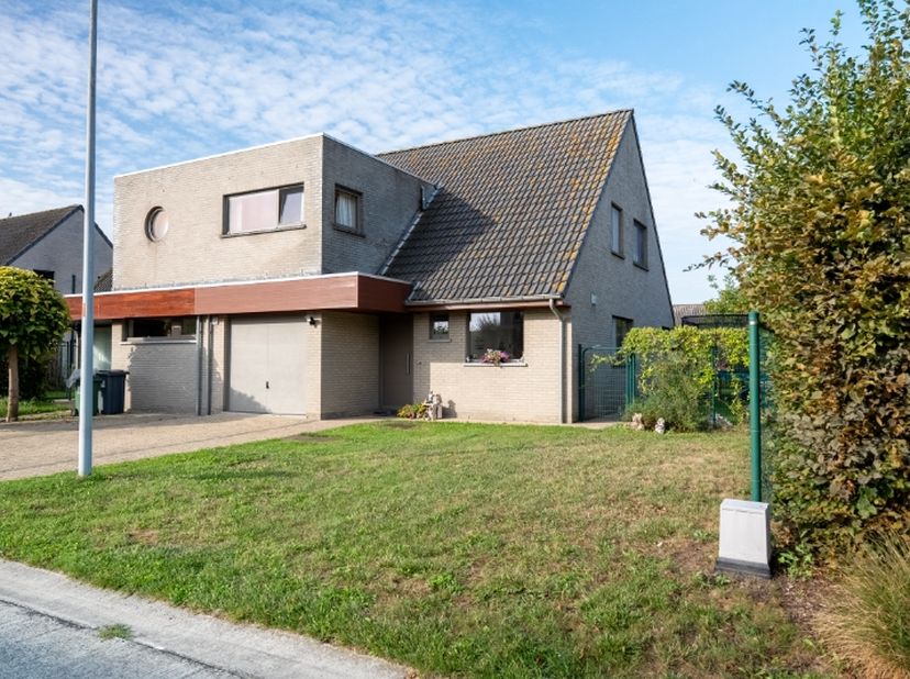 Huis te koop in Loboslaan 81,
                    9080 Lochristi
