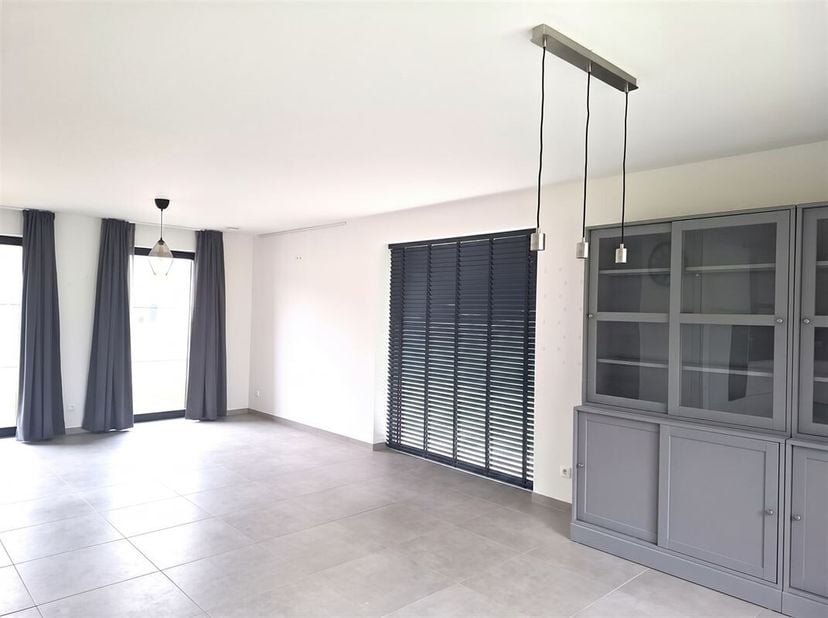 Demandez une visite à info@optimusvastgoed.be !<br />
A LOUER : Maison BEN indépendante avec 3 chambres à coucher à Pelt !<br />
Cette belle maison mo