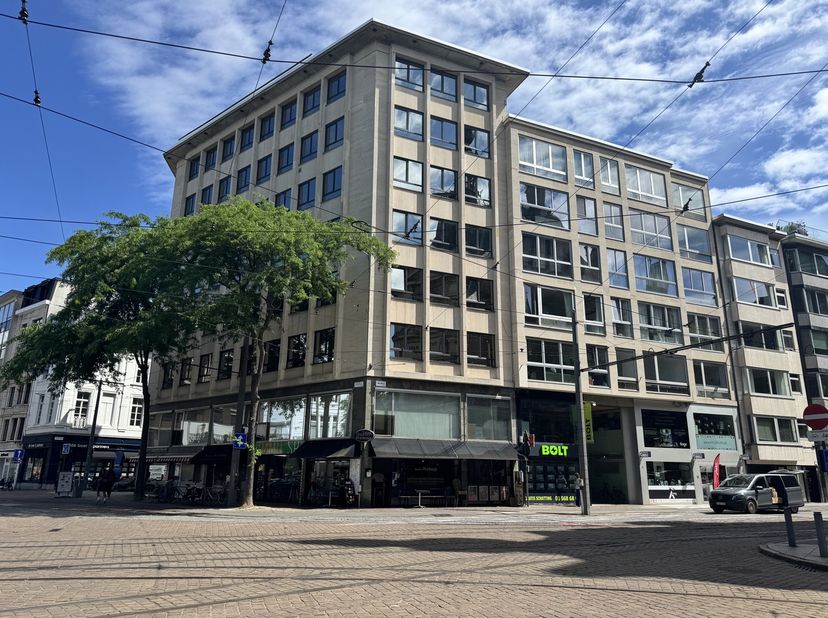 Bien professionnel à louer à Bourlastraat 3,
                    2000 Antwerpen