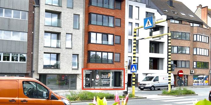 Bien professionnel à vendre à Koningin Astridplein 32., 9900 Eeklo