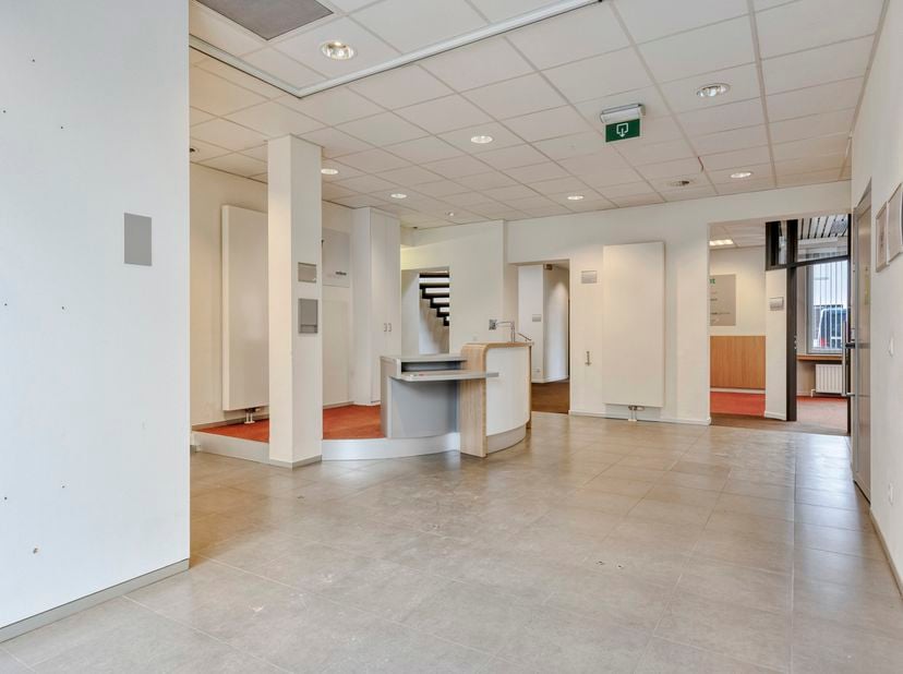 Uniek transformatieproject: combineer wonen en werken op een toplocatie in Arendonk<br />
Op een uitstekende zichtlocatie in het centrum van Arendonk