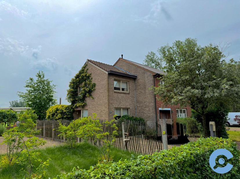 Op zoek naar een heerlijke woning in een rustige omgeving nabij Hasselt? Search no more! Hier ben je vast aan het juiste adres.<br />
<br />
Deze woon