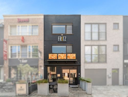                                         Bien commercial avec habitation à vendre à Waarschoot, € 599.000

