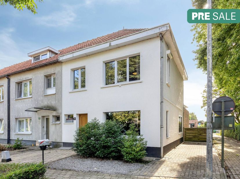 Huis te koop in Grotstraat 73,
                    2990 Gooreind