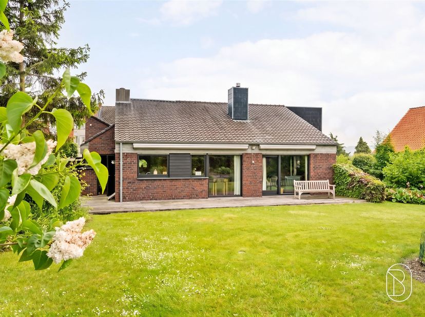 Huis te koop in Rode Broeckstraat 197,
                    9600 Ronse