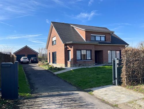                                         Eengezinswoning te huur in Escanaffles, € 1.150
