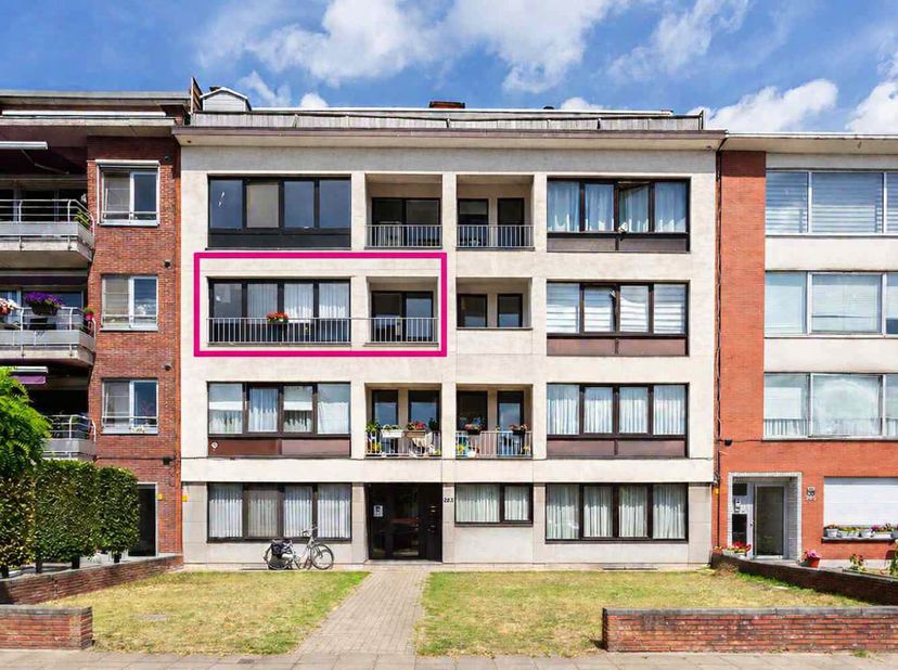 Dit appartement bevindt zich in de gegeerde wijk Venneborg - Zwarte Arend. Hier woon je bijzonder centraal: het openbaar vervoer stopt praktisch voor