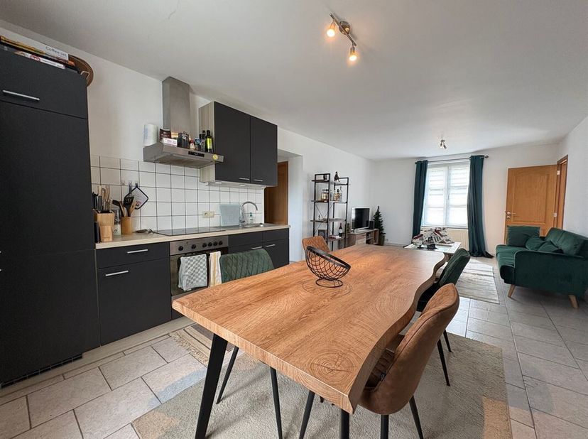 MCA Immobilier vous propose cet agréable appartement idéalement situé dans un environnement calme, tout en restant à proximité du centre.<br />
 Situé
