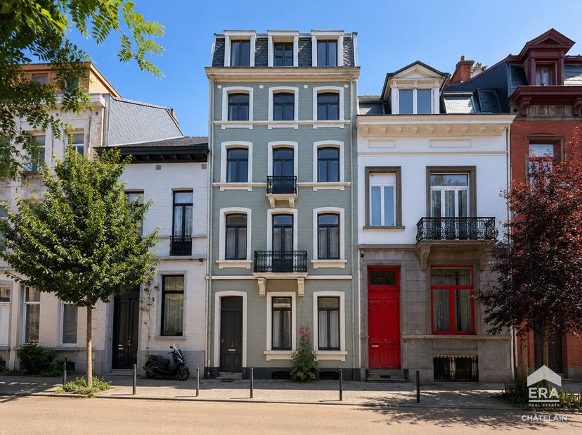 sente cet immeuble de rapport, idéalement situé Rue de Lisbonne, au cur de Saint-Gilles, à proximité immédiate des commerces, transports en commun et