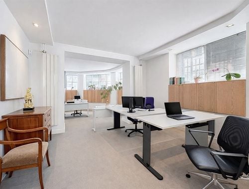                                         Atelier à louer à Woluwe-Saint-Pierre, € 1.150
