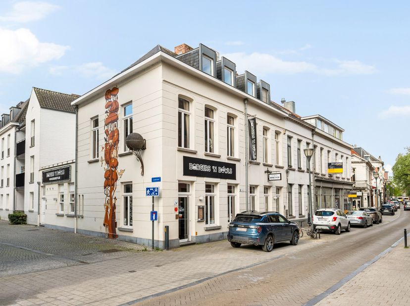 Bien professionnel à louer
                    à 2300 Turnhout