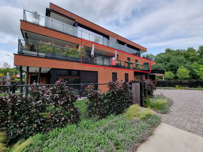 Prachtig energiezuinig appartement met een opp. van 93m² + een zuidgericht terras van 21m², gelegen in res. &#039;ROOS&#039;, in het centrum van Lummen, met een