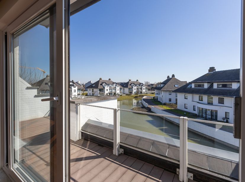 -Ce bel appartement de 3 chambres à coucher se trouve dans le domaine calme de Golf Azur (warande) dans la Villa &#039;St. Raphaël&#039;, au 2ème étage ;&lt;br /&gt;