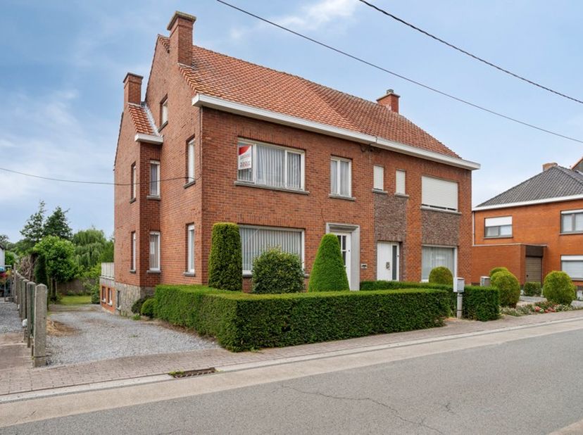 Vraagprijs: 219.000,00 EURO&lt;br /&gt;
&lt;br /&gt;
Op zoek naar een woning met ruimte, karakter én mogelijkheden om volledig naar eigen smaak in te richten? Dan