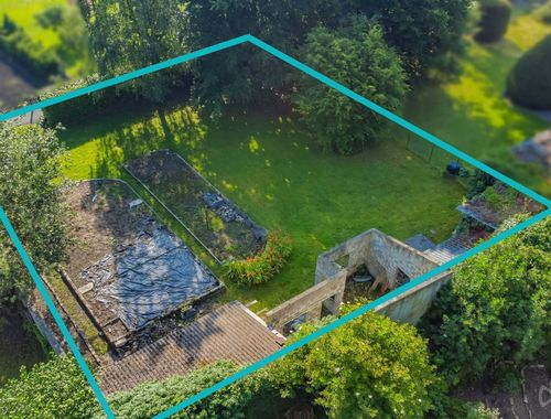                                         Terrain à bâtir à vendre à Saint-Symphorien, € 90.000
