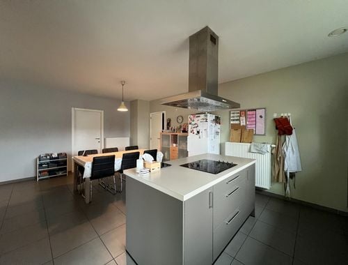                                         Gelijkvloers app. te huur in Overpelt, € 895

