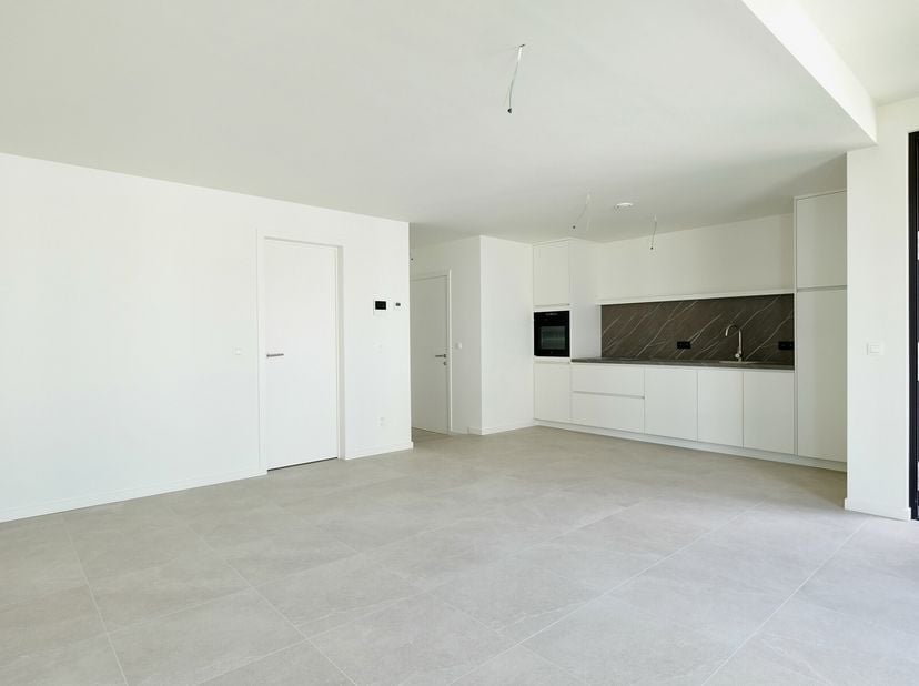 Dit prachtig appartement maakt deel uit van Residentie Maurits, een kleinschalige residentie in het centrum van Sint-Niklaas. Het gebouw is centraal g
