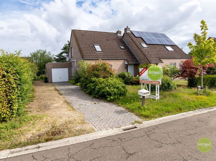 Instapklare gezinswoning met tuin en garage in Balen&lt;br /&gt;
Gelegen in een doodlopende straat in het rustige Balen-Wezel, op een steenworp van het recr