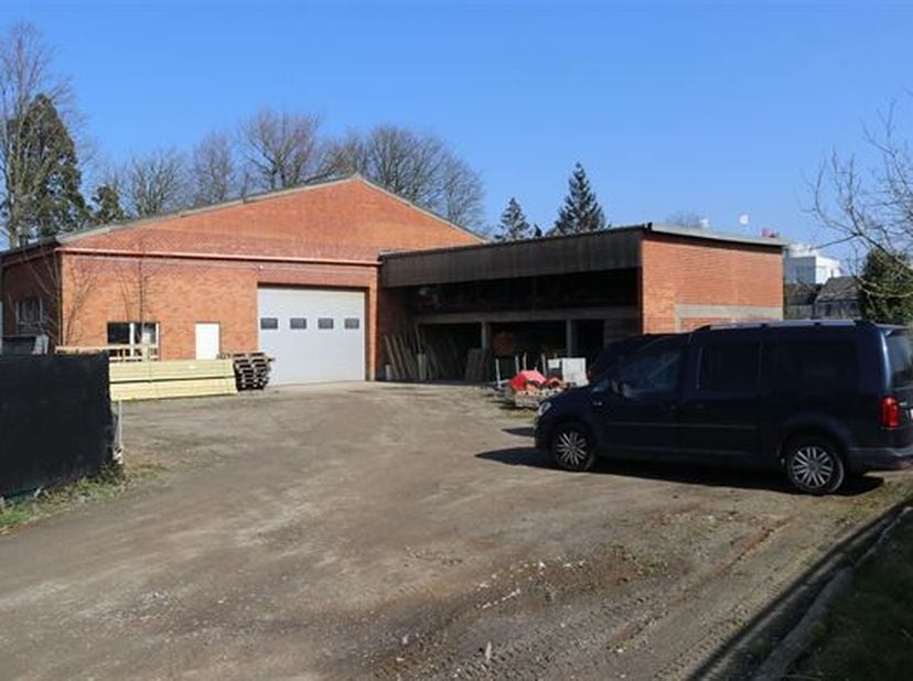 LOODS - ATELIER GESCHIKT VOOR DIVERSE DOELEINDEN ZOALS OPSLAG. WERKPLAATS,...&lt;br /&gt;
 Gelegen langsheen de Molenheide te Breendonk. De nabijgelegen A12