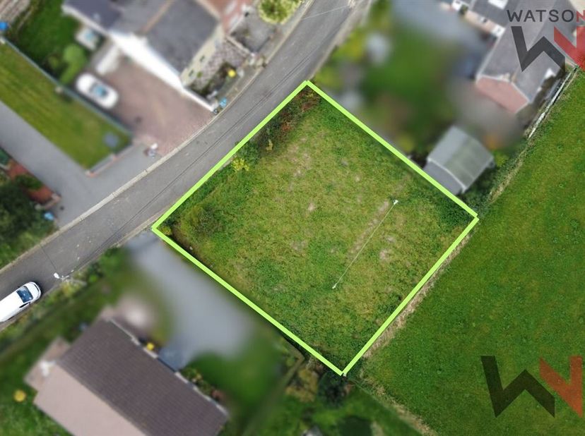 Situé dans le charmant village de Grand-Hallet, à proximité du centre de Hannut et des grands-axes, ce terrain à bâtir saura vous séduire par son empl