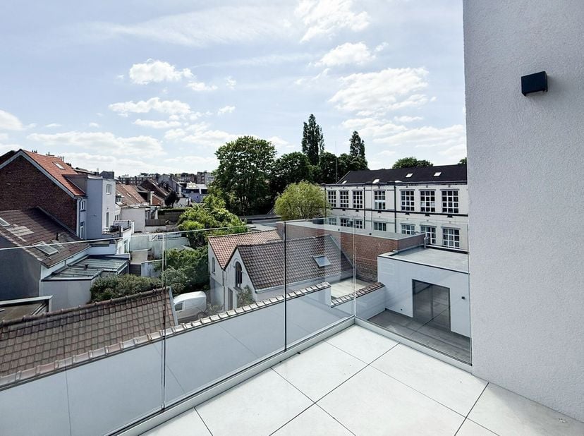 Victoire-Junot vous propose à Woluwe-Saint-Pierre, à proximité de l&#039;arrêt de tram Chien Vert, agréable appartement neuf de 80 m² situé au troisième et