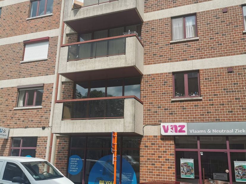 zeer mooi afgewerkt appartement, op het derde verdiep, met ver zicht. 