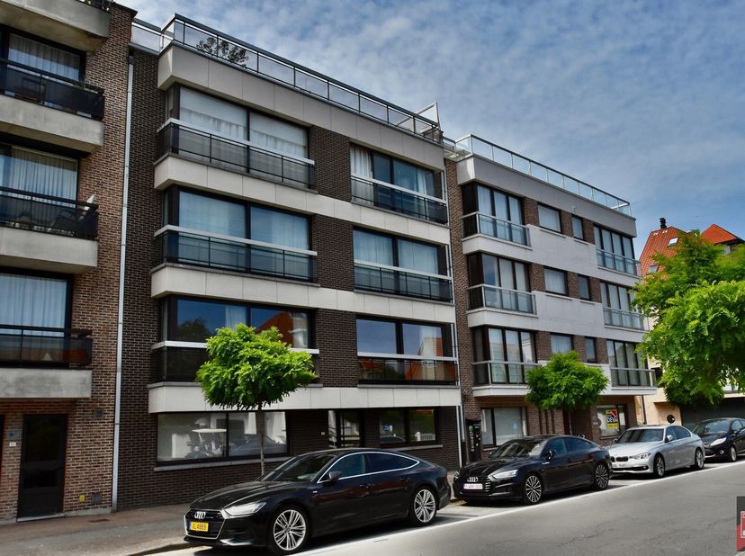 Perfect onderhouden en centraal gelegen pied-à-terre met 1 slaapkamer en terras te Knokke.